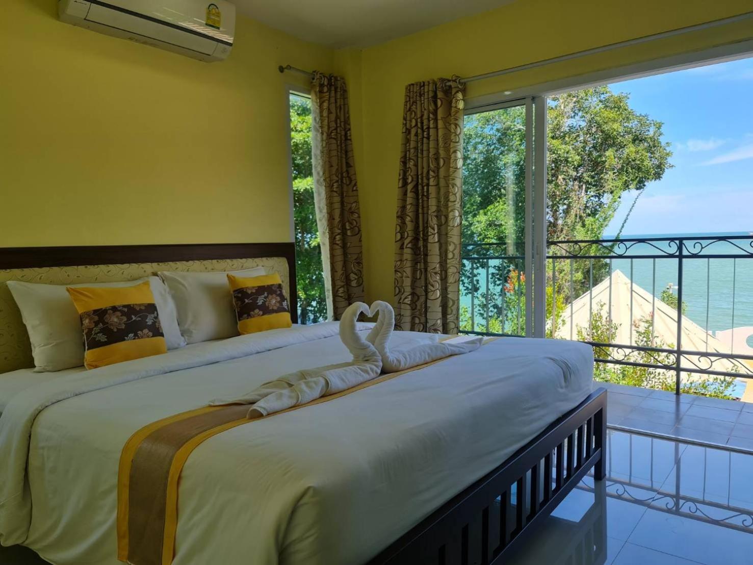 Chom By The Sea Otel Ao Nam Mao Dış mekan fotoğraf